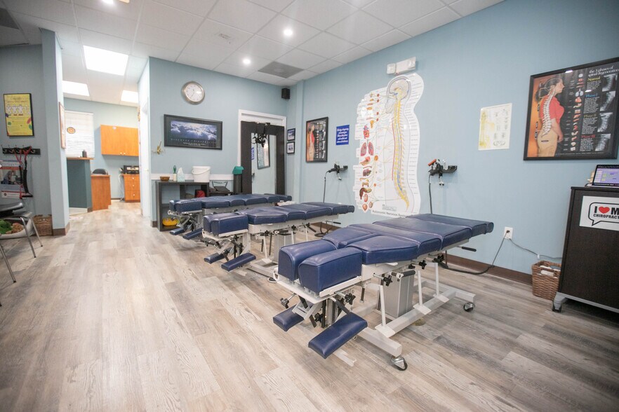 More Photos Of 20770-20776 W Dixie Hwy, Miami Medical For Sale