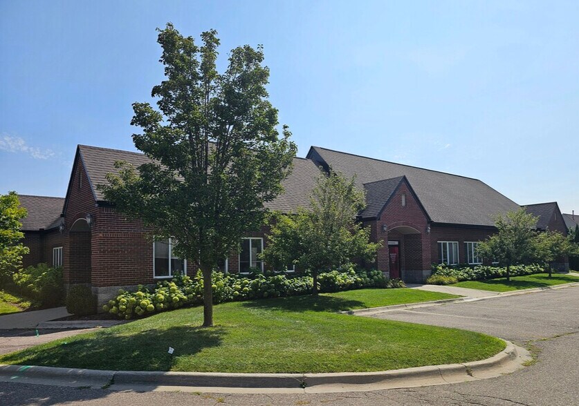 Primary Photo Of 38221 Mound Rd, Sterling Heights Medical For Lease