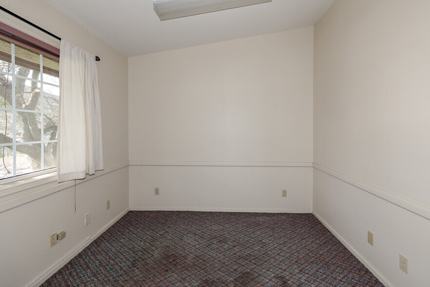 More Photos Of 5320 State Highway 49, Mariposa Office Residential For Sale