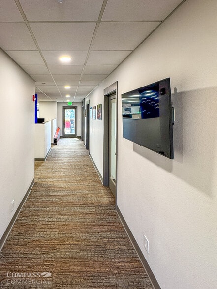 More Photos Of 1001 SW Disk Dr, Bend Office For Lease