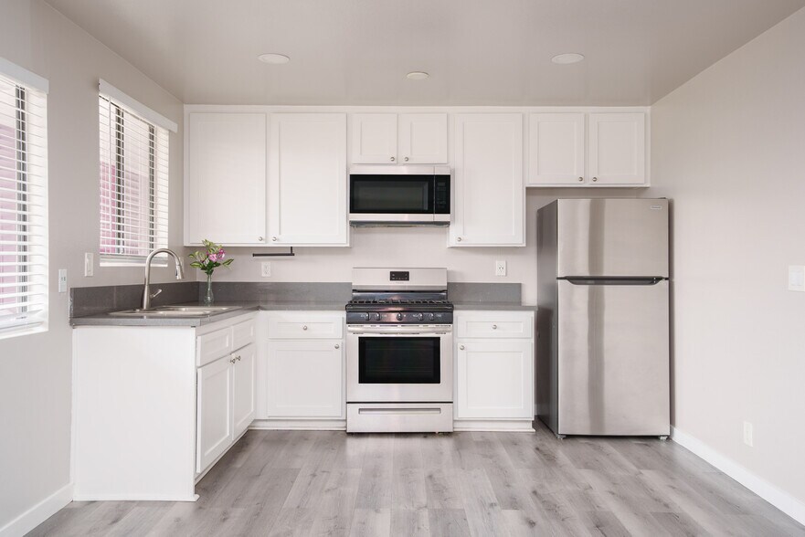 More Photos Of 1225 W 166th St, Gardena Apartments For Sale