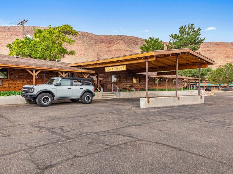 More Photos Of 535 S Main St, Moab Hotel For Sale