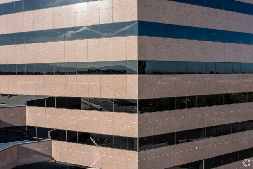 More Photos Of 5210 E Williams Cir, Tucson Office For Lease