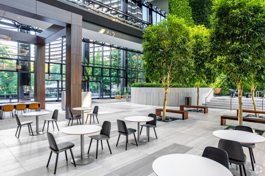 More Photos Of 3 Ravinia Dr, Atlanta Office For Lease