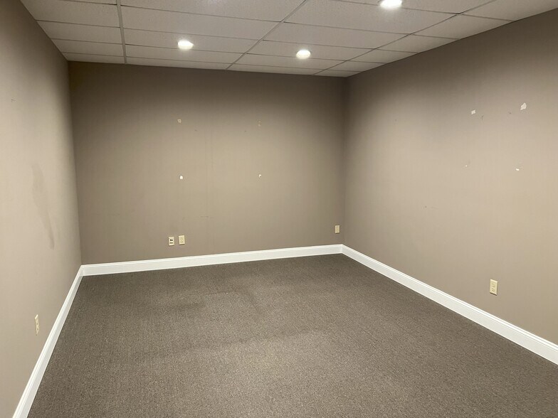 More Photos Of 8514-8518 N Dixie Dr, Dayton Medical For Lease