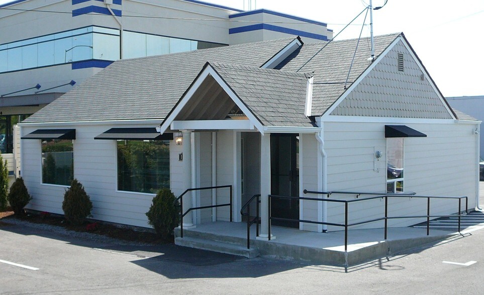 More Photos Of 161 SE Barrington Dr, Oak Harbor Office For Lease