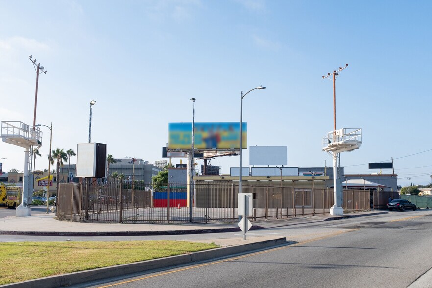 More Photos Of 9216 Sepulveda blvd, Los Angeles General Retail For Sale