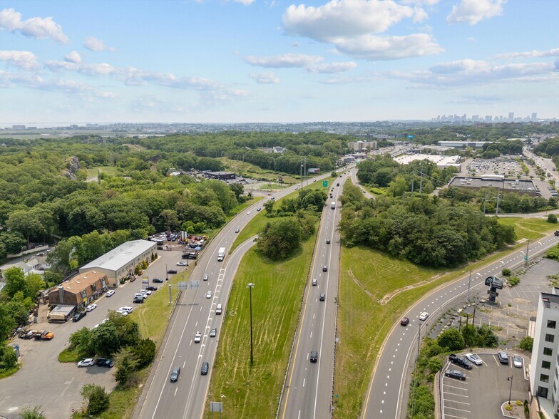 More Photos Of 10 Bennett Hwy, Saugus Warehouse For Lease