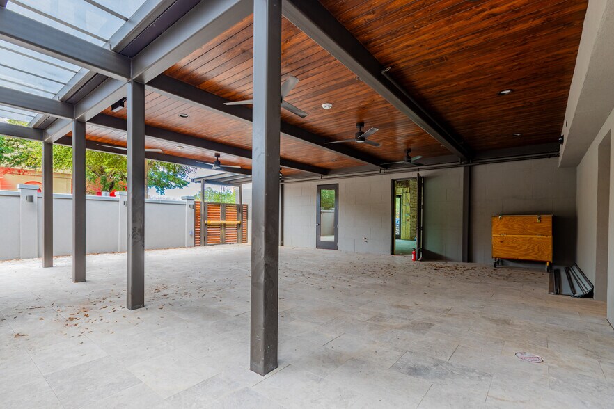 More Photos Of 30-32 Martin Luther King Jr Blvd, Savannah Restaurant For Lease