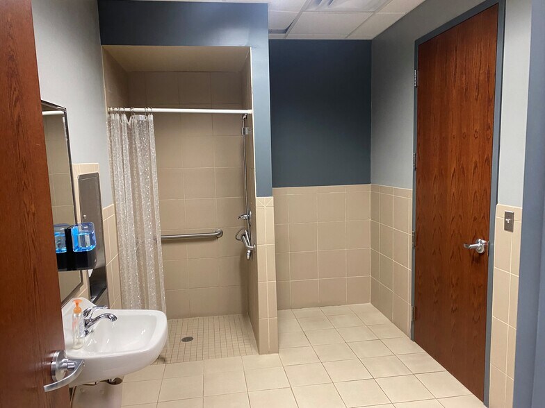 More Photos Of 43475 Dalcoma Dr, Clinton Township Medical For Lease