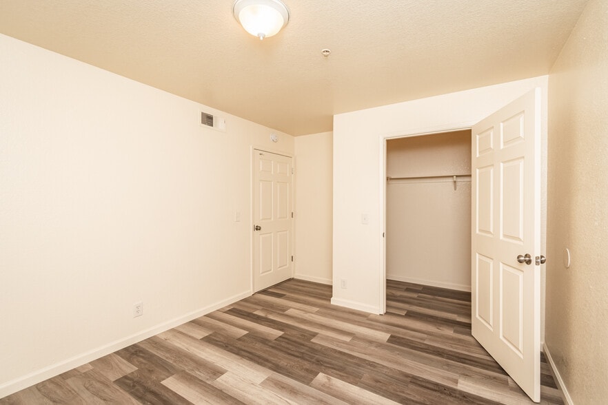 More Photos Of 1230 Melton Dr, Yuba City Apartments For Sale