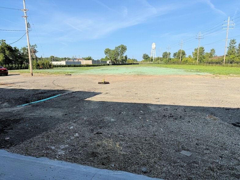 More Photos Of 3926 Church St, Willoughby Warehouse For Lease