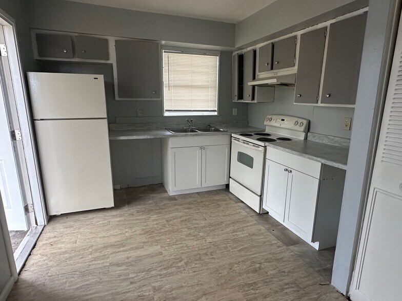 More Photos Of 100 NE 10th Ter, Mulberry Multifamily For Sale