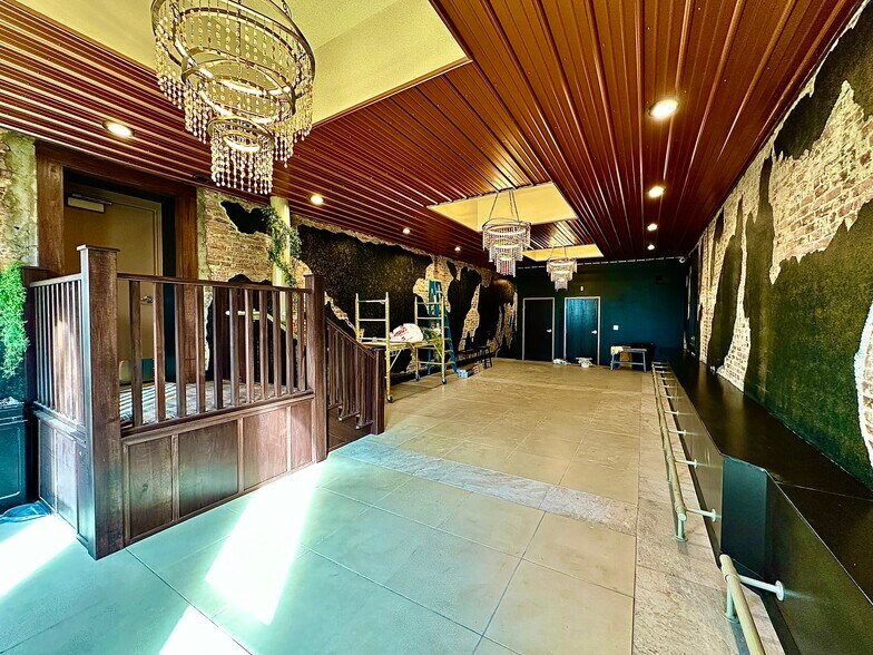 More Photos Of 124 N Main St, Lima Specialty For Sale