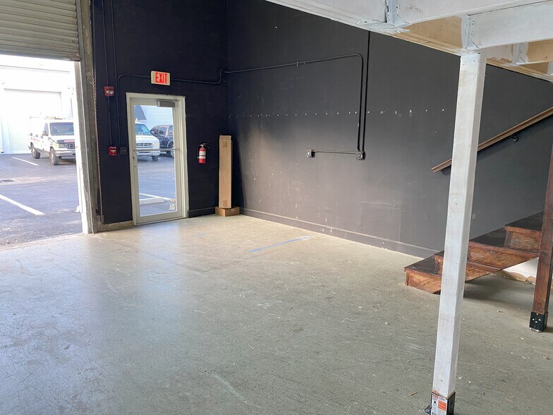 More Photos Of 4004 30th, Hollywood Flex For Lease