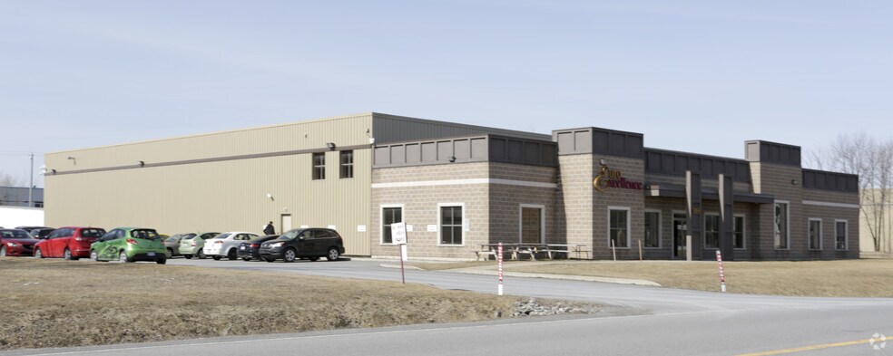 Primary Photo Of 305 Av Liberté, Candiac Warehouse For Lease