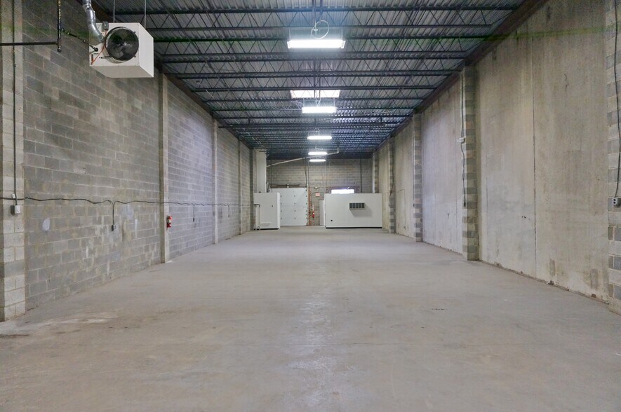 More Photos Of 3800-3842 West St, Landover Warehouse For Lease
