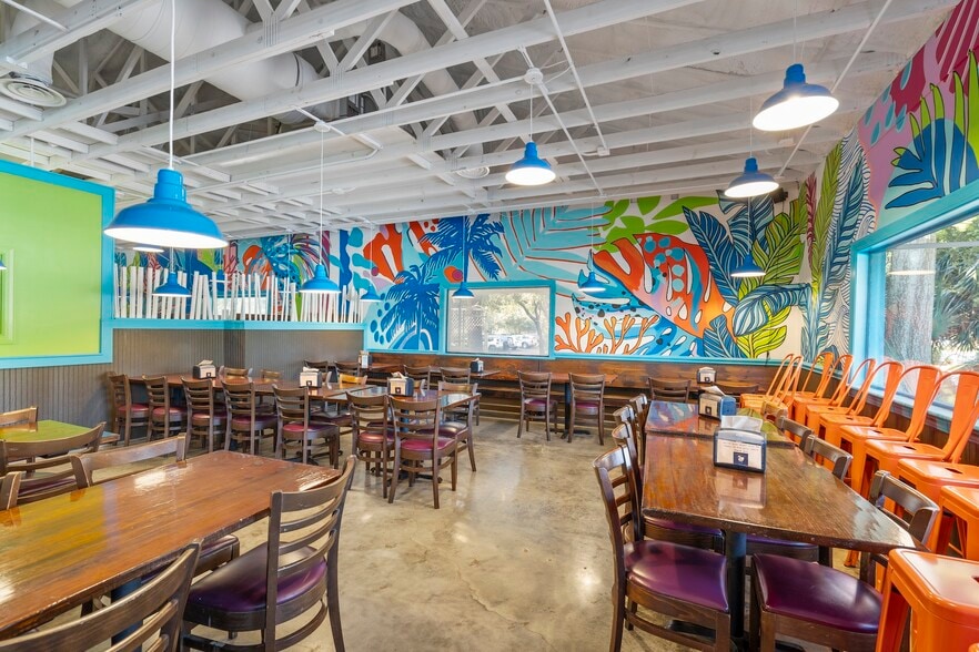 More Photos Of 341 Johnnie Dodds Blvd, Mount Pleasant Restaurant For Sale