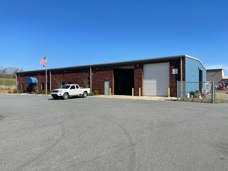 More Photos Of 4950 Stough Rd SW, Concord Flex For Sale