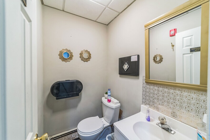 More Photos Of 326 Broad St, Red Bank Medical For Sale