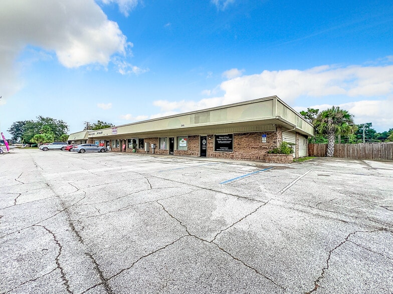 More Photos Of 2553-2565 Park Dr, Sanford Freestanding For Sale