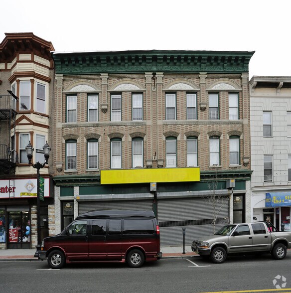 More Photos Of 814-816 Summit Ave, Union City Apartments For Sale