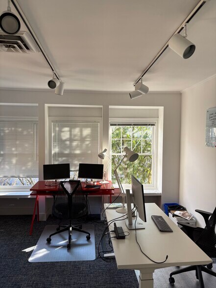 More Photos Of 614 Boylston Ave E, Seattle Office For Sale