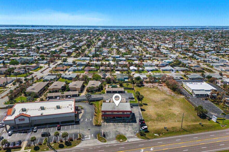 More Photos Of 1592 Jimmy Buffet Mem Hwy, Satellite Beach Office Residential For Sale