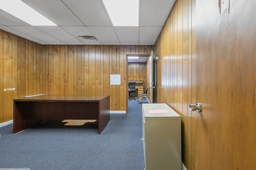 More Photos Of 214 Hawkins Ave, Sanford Medical For Sale