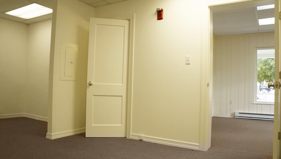 More Photos Of 191 Main St, Old Saybrook Loft Creative Space For Lease
