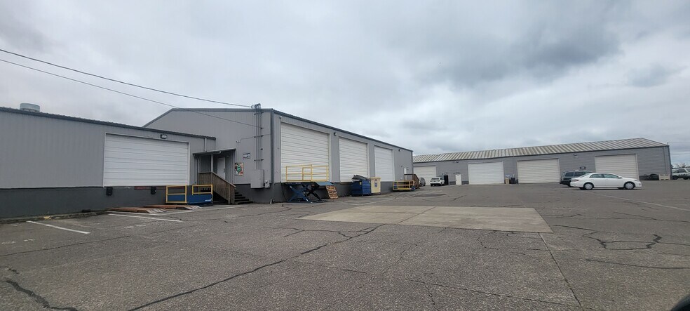More Photos Of 2200 Three Lakes Rd SE, Albany Manufacturing For Lease