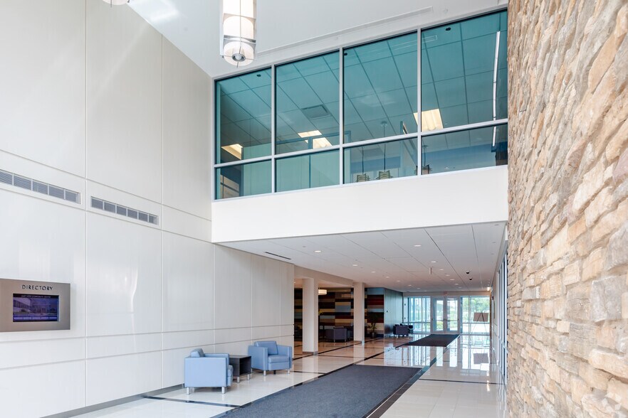 More Photos Of 1771 W Diehl Rd, Naperville Office For Lease