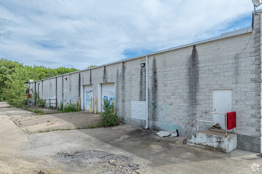 More Photos Of 801 W Lake Ave, Peoria Unknown For Lease