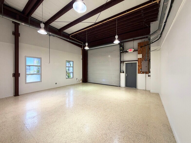 More Photos Of 2801 Flight Safety Dr, Vero Beach Service For Lease