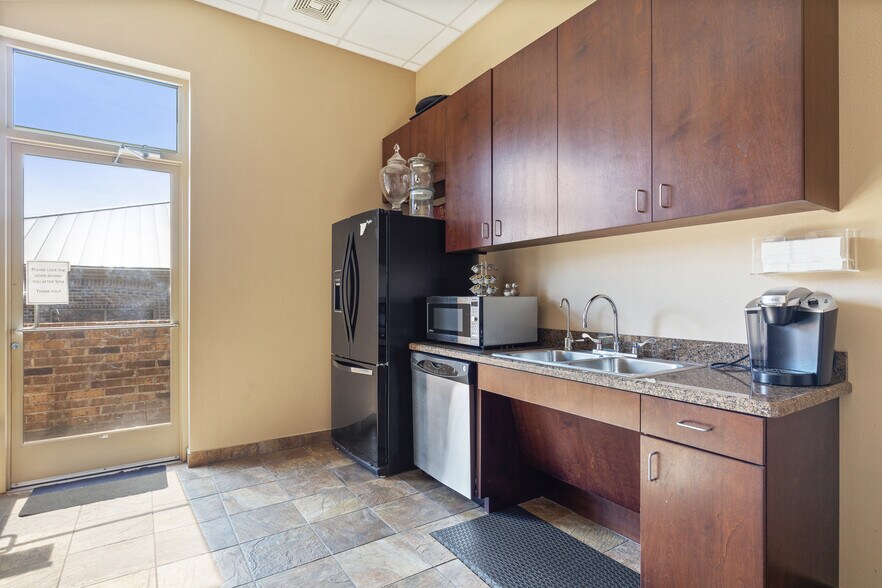 More Photos Of 8380 Warren Pky, Frisco Office For Sale