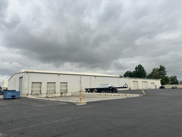 Primary Photo Of 1045 Rialto Ave, Rialto Warehouse For Lease