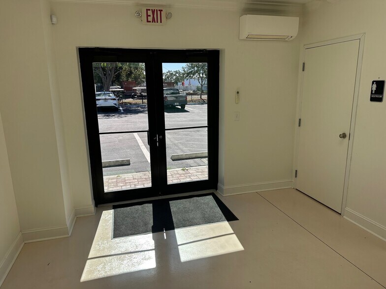 More Photos Of 6679 Treeland Ave, Largo Warehouse For Lease