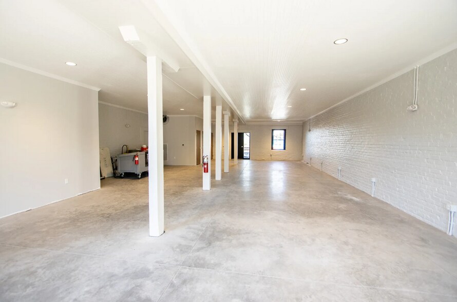 More Photos Of 1225-1229 Lincoln St, Columbia Freestanding For Lease