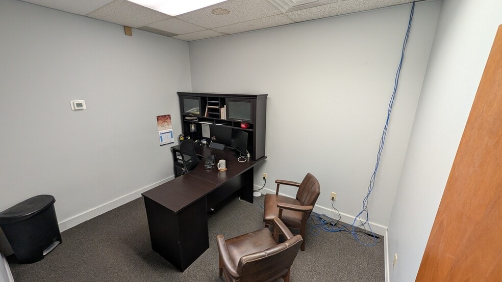 More Photos Of 236 W Edison Rd, Mishawaka Freestanding For Lease