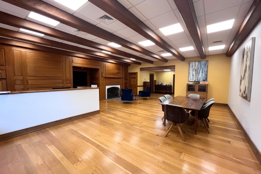 More Photos Of 5809-5811 Kennett Pike, Wilmington Medical For Sale