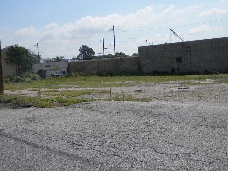 More Photos Of 710 Primos Ave, Primos Warehouse For Lease