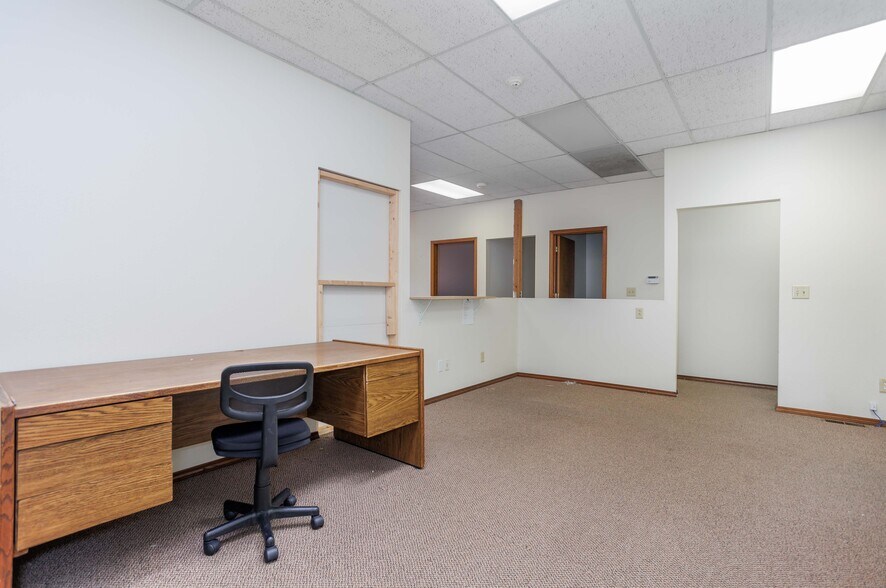 More Photos Of 100 N Fruitland St, Kennewick Office For Lease