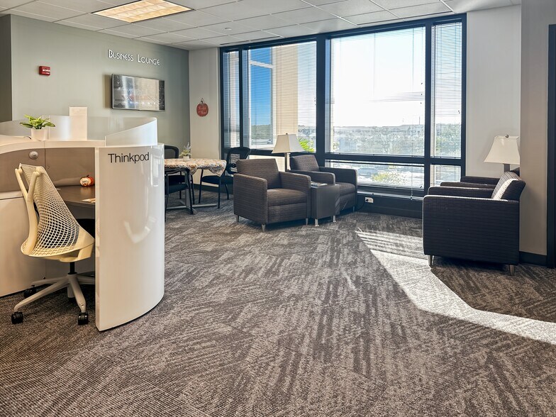 More Photos Of 9160 Forum Corporate Pky, Fort Myers Coworking Space