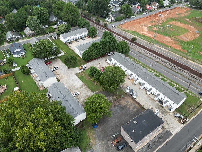 More Photos Of 600-650 S Main St, Mooresville Apartments For Sale