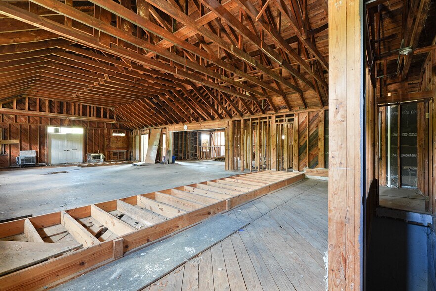 More Photos Of 1326 N Main St, Winston-Salem Specialty For Sale