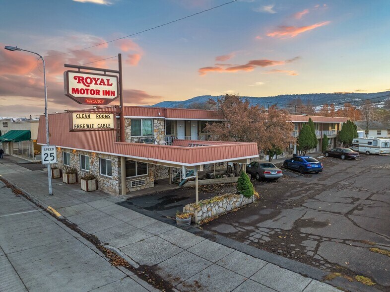 More Photos Of 1510 Adams Ave, La Grande Hotel For Sale