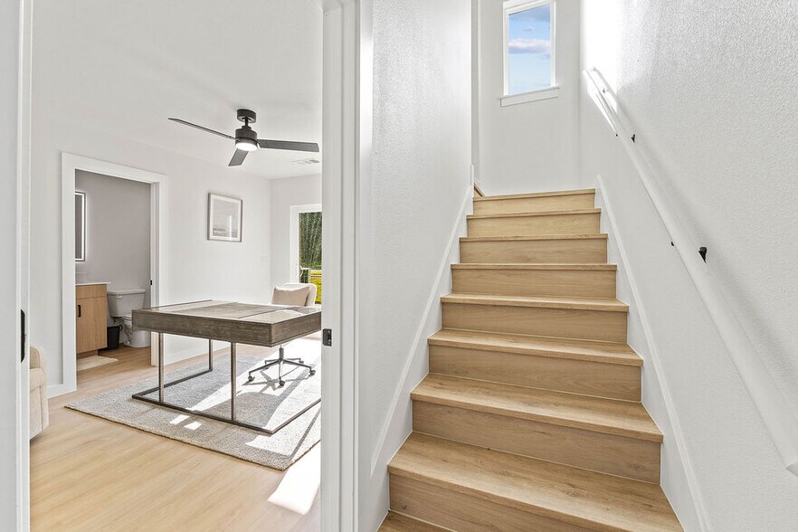 More Photos Of 1982 S Razorback Rd, Fayetteville Apartments For Sale