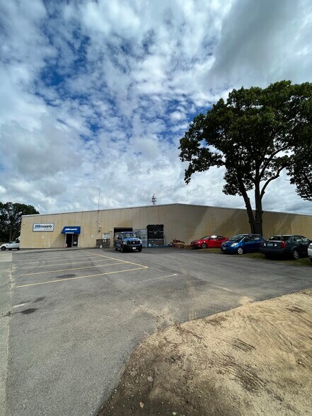 More Photos Of 289 Kilvert St, Warwick Manufacturing For Lease