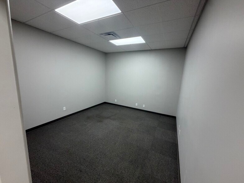 More Photos Of 11244 E 55th Pl, Tulsa Manufacturing For Lease