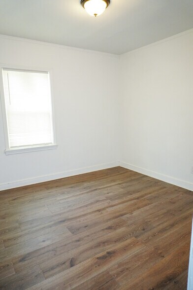 More Photos Of 3614 Park Ave, Memphis General Retail For Sale
